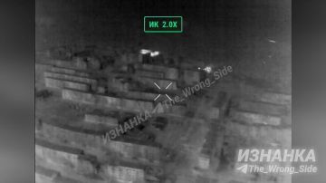 Российские войска ударом ФАБ-3000 “сложили” очередное расположение ВСУ в Мирнограде, сообщает Telegram-канал “Изнанка”