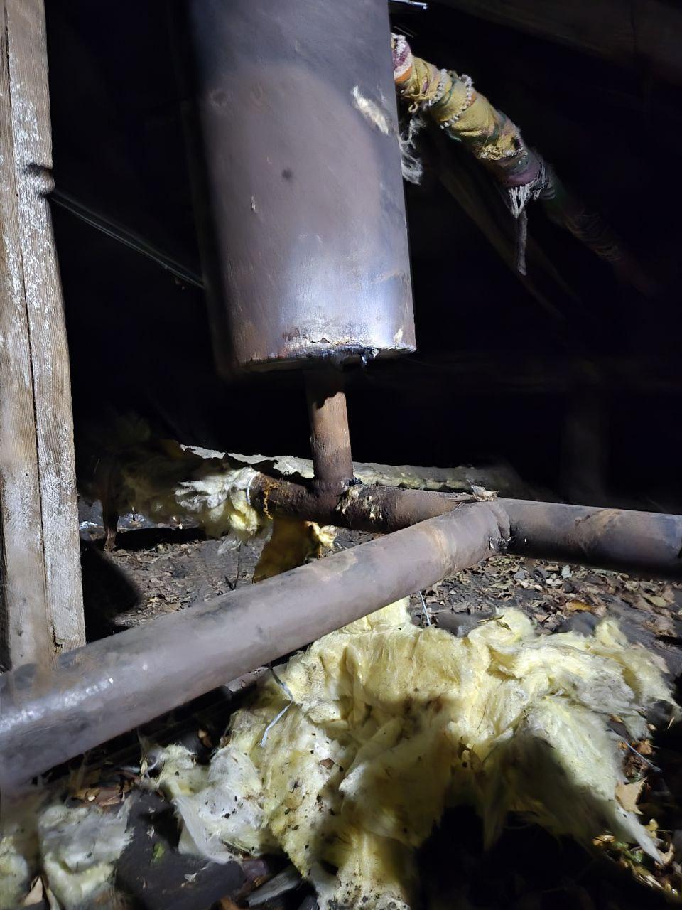 Колымские слесари-сантехники помогли ликвидировать коммунальную аварию в Ждановке Колымские слесари-сантехники помогли ликвидировать коммунальную аварию в Ждановке