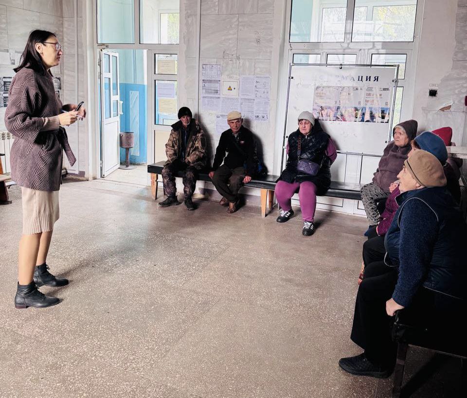 Сегодня заведующая Новоселовским территориальным сектором Администрации Тельмановского округа провела встречу с жителями села Новоселовка, на которой были рассмотрены следующие темы: Сегодня заведующая Новоселовским территориальным сектором Администрации Тельмановского округа провела встречу с жителями села Новоселовка, на которой были рассмотрены следующие темы: