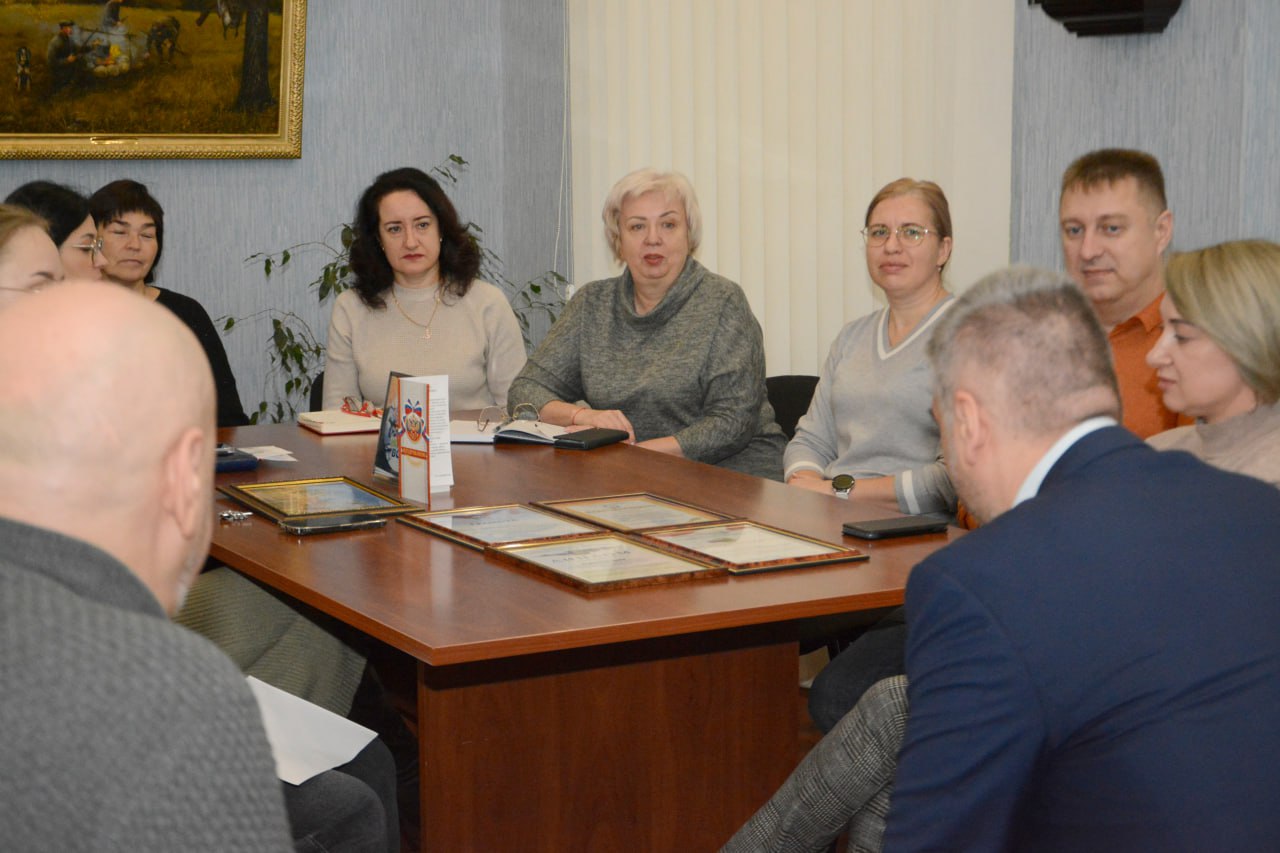 Алексей Дорофеев: Провел рабочую встречу с трудовым коллективом администрации Будёновского района города Донецка Алексей Дорофеев: Провел рабочую встречу с трудовым коллективом администрации Будёновского района города Донецка