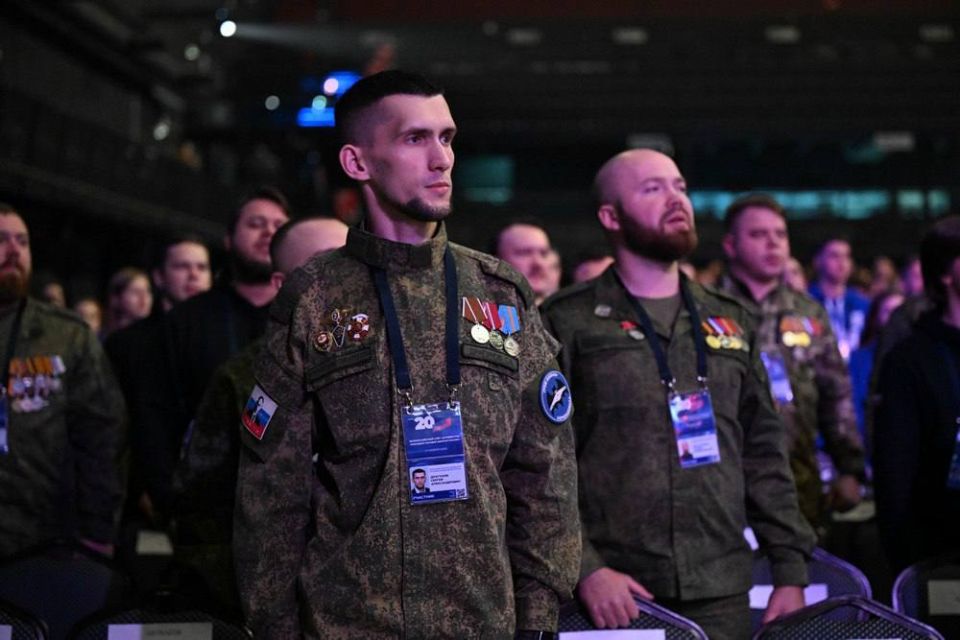 Денис Пушилин поздравил активистов «Молодой Гвардии Единой России» с 20-летием организации Денис Пушилин поздравил активистов «Молодой Гвардии Единой России» с 20-летием организации