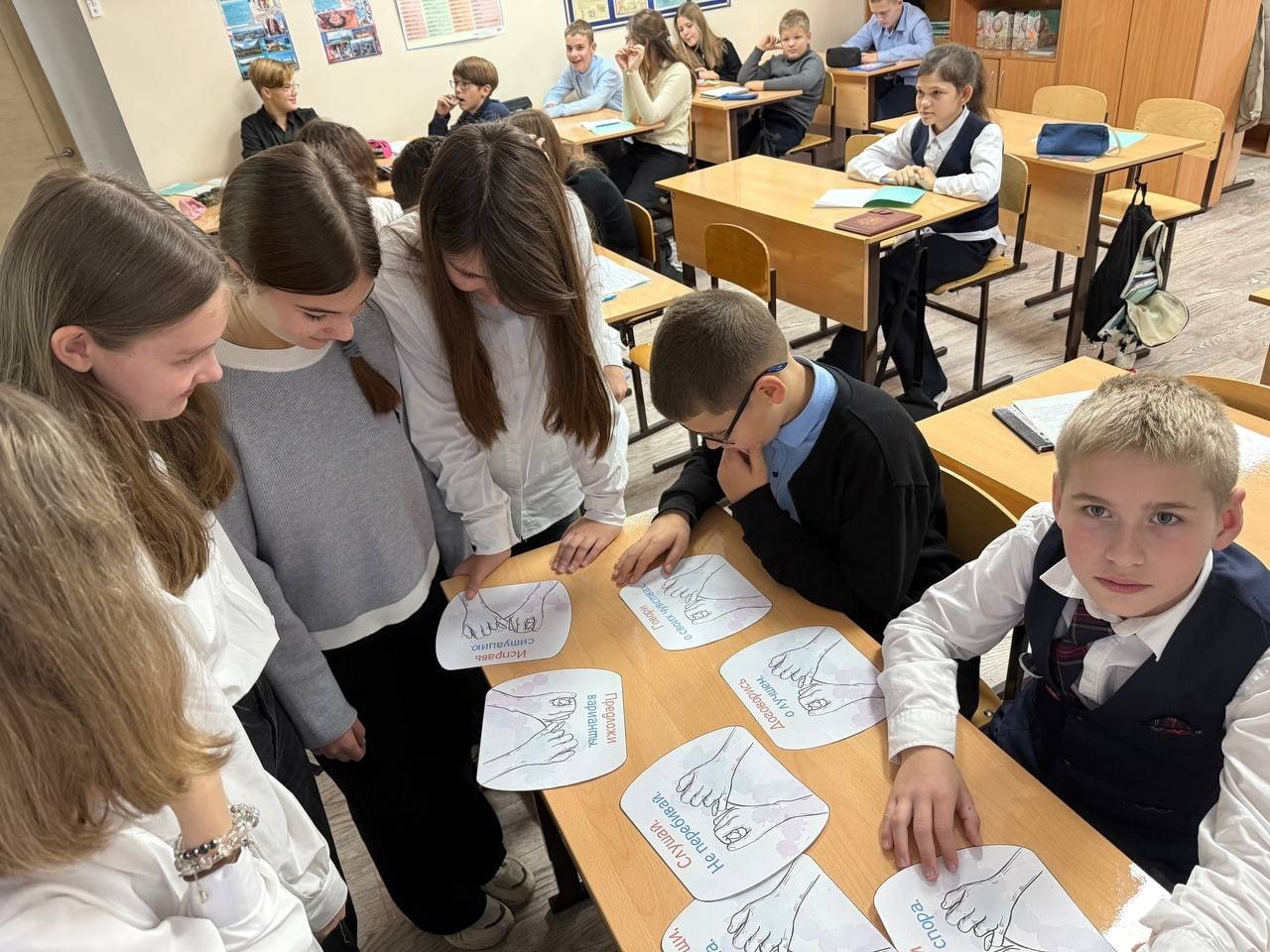 В школах Кировского прошли внеурочные занятия «Разговоры о важном» В школах Кировского прошли внеурочные занятия «Разговоры о важном»