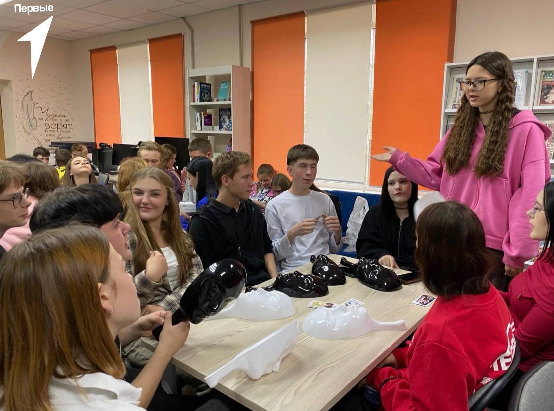 Атмосфера, идеи и настолки: как прошёл сбор активистов Движения Первых в библиотеке Атмосфера, идеи и настолки: как прошёл сбор активистов Движения Первых в библиотеке