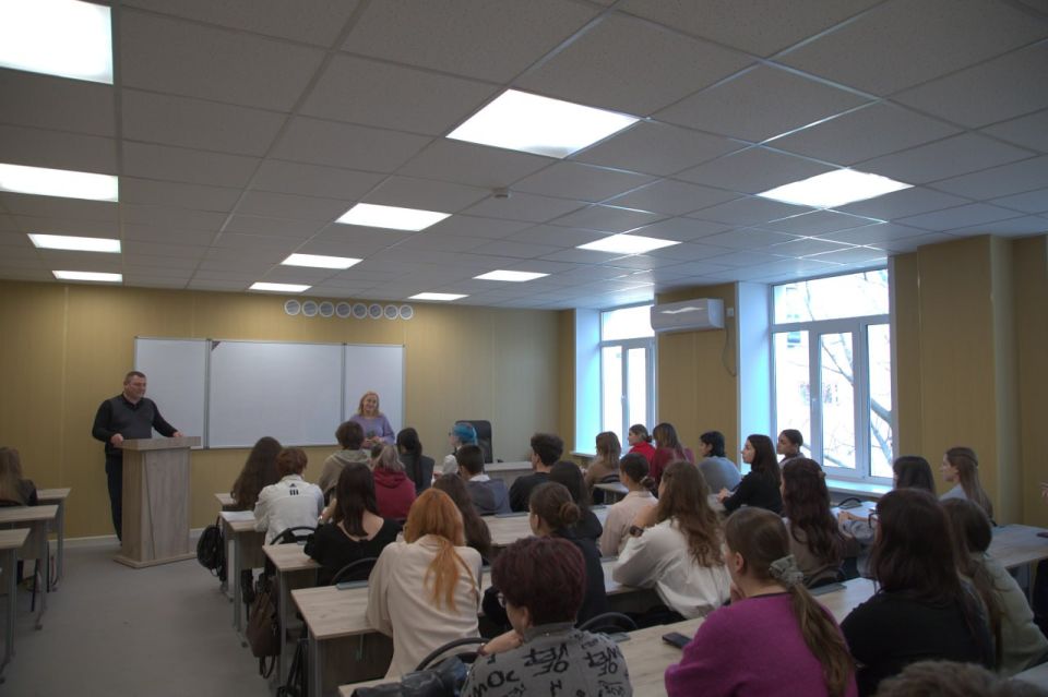 Сергей Голубков встретился со студентами и преподавателями Мариупольского государственного университета Сергей Голубков встретился со студентами и преподавателями Мариупольского государственного университета