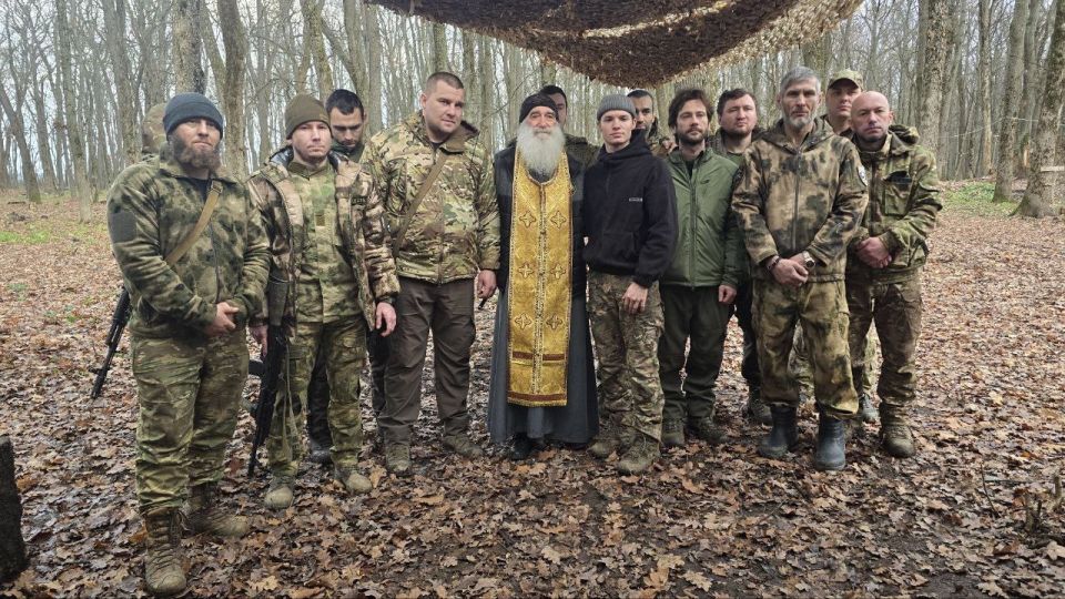 Апти Алаудинов: Православные бойцы БТГр "Салют" спецназа "АХМАТ" МО РФ приняли участие в таинстве причастия и молебне, проведенных нашим дорогим Братом, настоятелем Свято-Никольского храма посёлка Ракитное, протоиереем... Апти Алаудинов: Православные бойцы БТГр "Салют" спецназа "АХМАТ" МО РФ приняли участие в таинстве причастия и молебне, проведенных нашим дорогим Братом, настоятелем Свято-Никольского храма посёлка Ракитное, протоиереем...