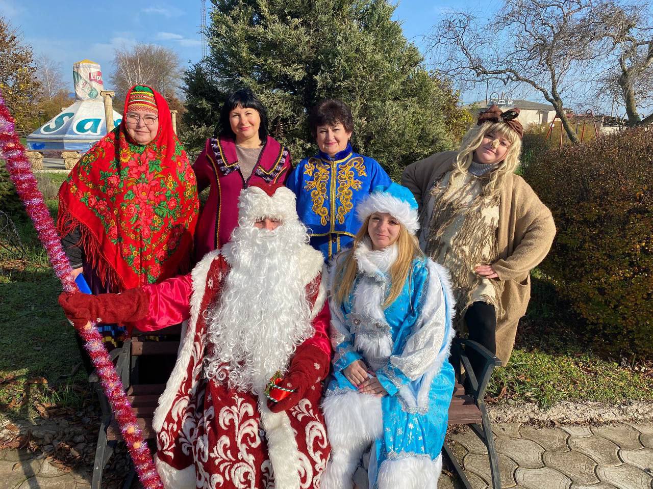 В Урзуфе отпраздновали День рождения Деда Мороза В Урзуфе отпраздновали День рождения Деда Мороза