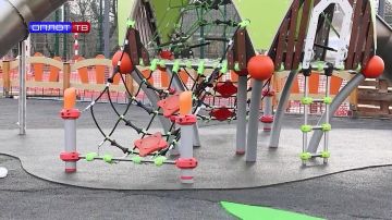 В рамках реализации федерального проекта "Формирование комфортной городской среды" в селе Гранитное Тельмановского муниципального округа завершаются работы по благоустройству общественной территории, которое станет центром...