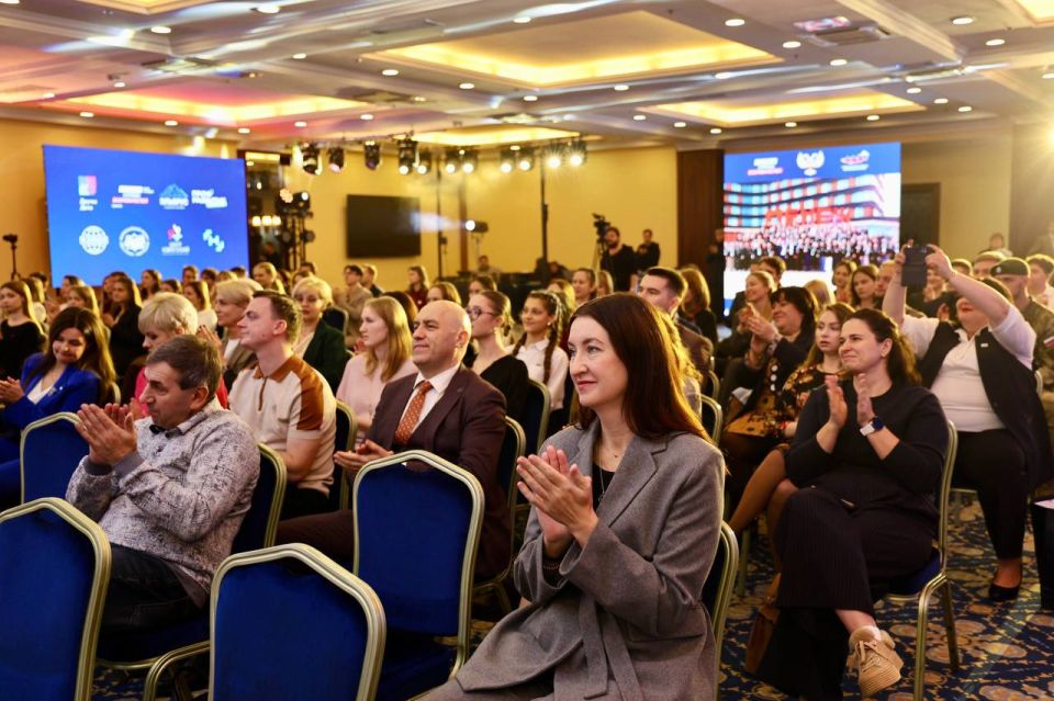 В Донецке состоялся слет участников платформы «Россия – страна возможностей» В Донецке состоялся слет участников платформы «Россия – страна возможностей»