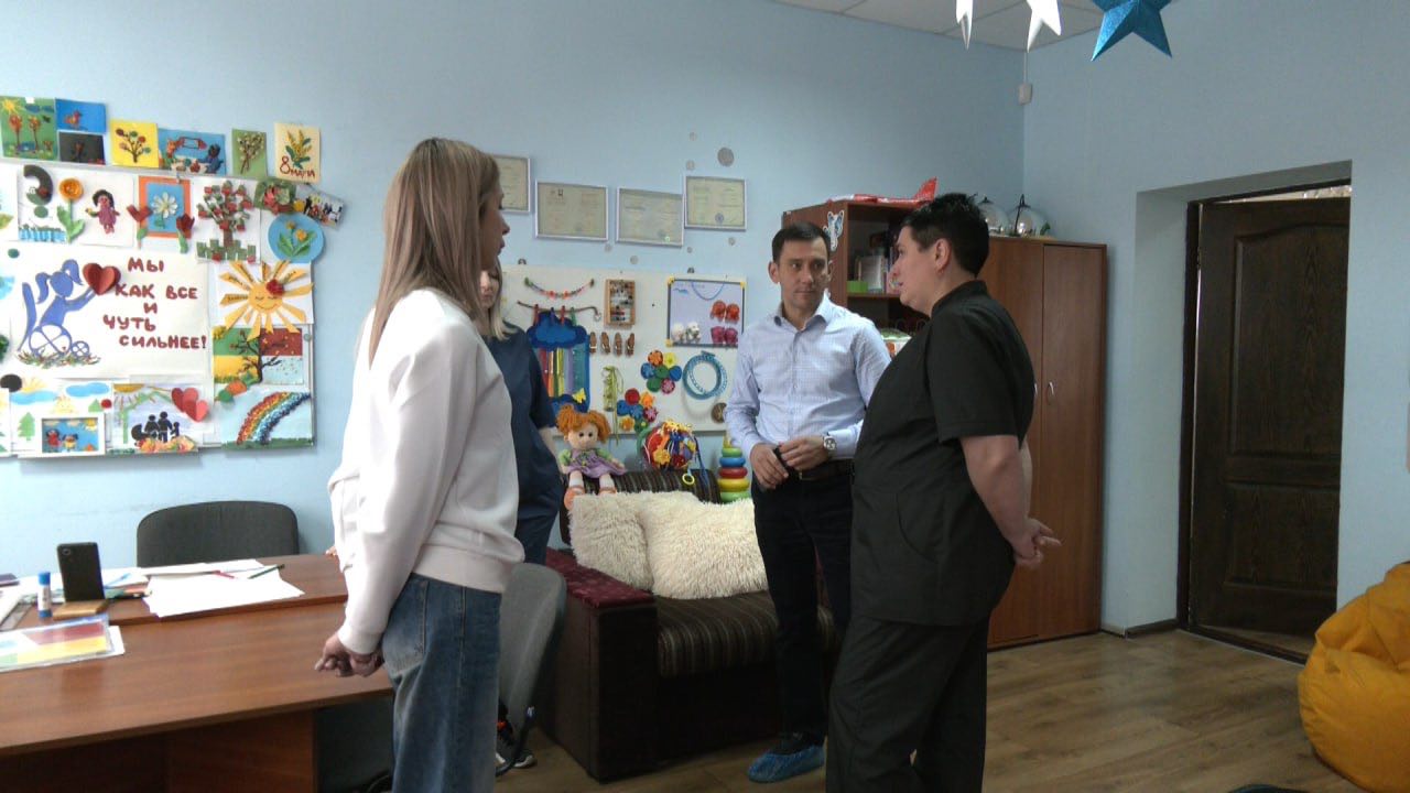 Александр Волошин: #гуманитарнаяпомощь. В рамках акции «Единой России» «Коробка храбрости» посетили Горловский Центр социальной реабилитации инвалидов и детей-инвалидов Александр Волошин: #гуманитарнаяпомощь. В рамках акции «Единой России» «Коробка храбрости» посетили Горловский Центр социальной реабилитации инвалидов и детей-инвалидов