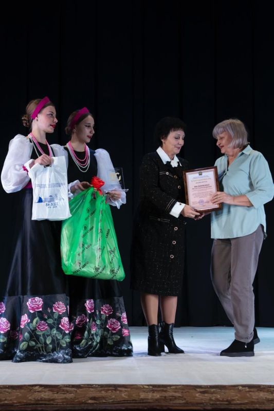 Валентина Харлашка: Звуки Юбилея: Горняцкий Район Отметил 50-летие Праздничным Концертом в ДК им. В.Г. Кирсановой Валентина Харлашка: Звуки Юбилея: Горняцкий Район Отметил 50-летие Праздничным Концертом в ДК им. В.Г. Кирсановой