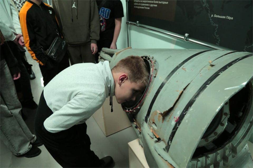 Школьники и студенты из Амвросиевки побывали на космодроме Восточный и в космическом музее Амурского госуниверситета Школьники и студенты из Амвросиевки побывали на космодроме Восточный и в космическом музее Амурского госуниверситета