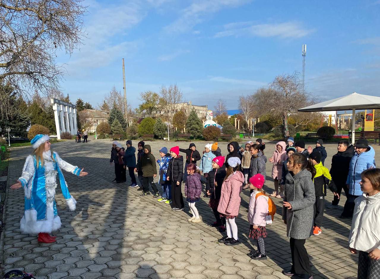 В Урзуфе отпраздновали День рождения Деда Мороза В Урзуфе отпраздновали День рождения Деда Мороза