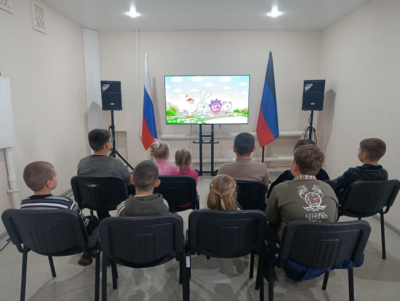 Просмотр мультфильмов информационно-просветительского характера Просмотр мультфильмов информационно-просветительского характера