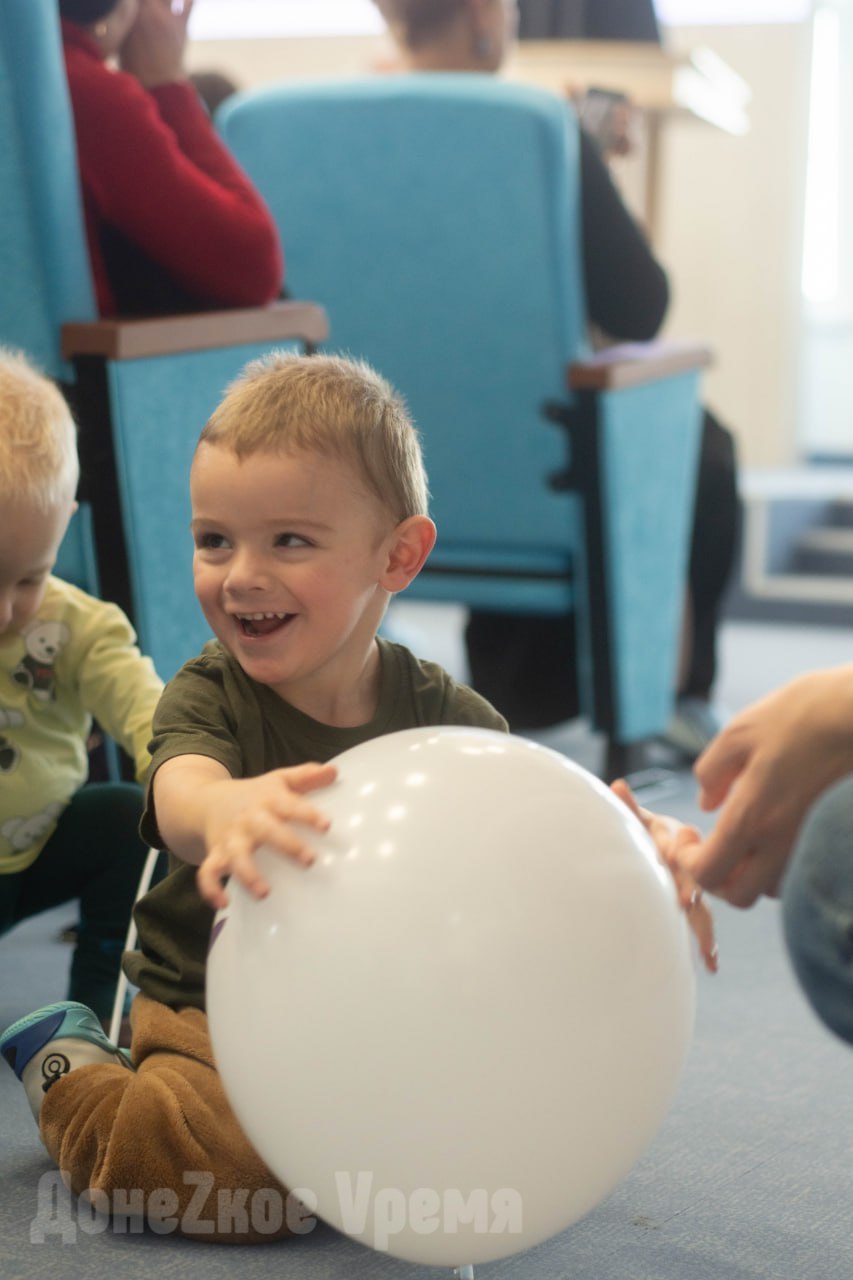 “Нам не фиолетово”: в Донецком перинатальном центре впервые провели День недоношенных детей “Нам не фиолетово”: в Донецком перинатальном центре впервые провели День недоношенных детей