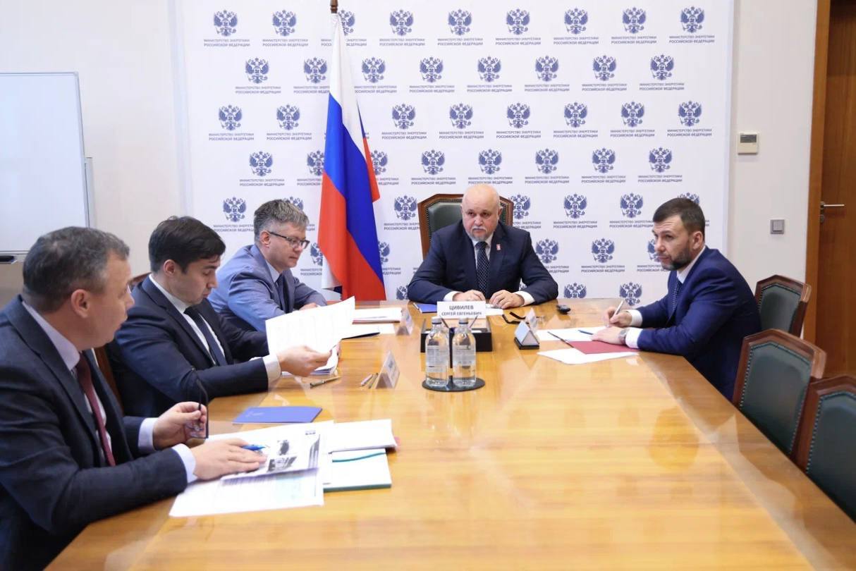 Сергей Цивилев провел рабочую встречу с Денисом Пушилиным