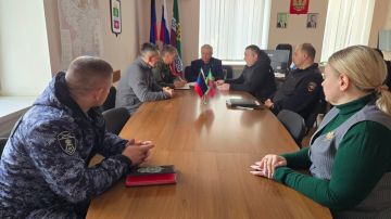 18 ноября в Администрации Старобешевского муниципального округа прошло оперативное совещание с руководителями силовых структур округа