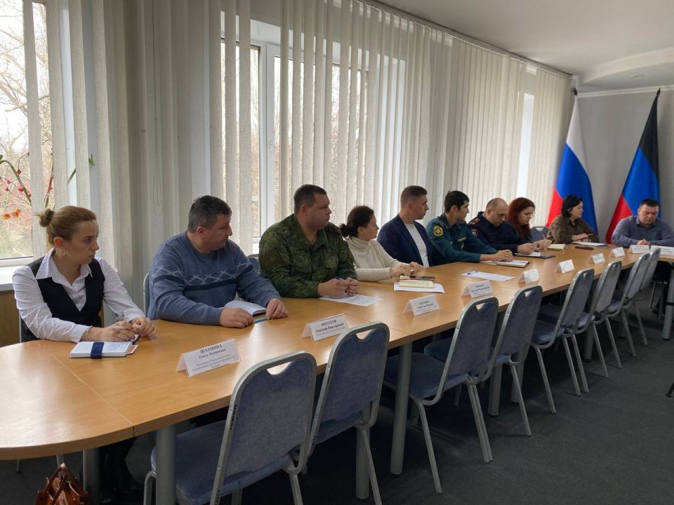 Евгений Поплавский: Провел аппаратное совещание с руководителями ведомств и представителями силовых структур Евгений Поплавский: Провел аппаратное совещание с руководителями ведомств и представителями силовых структур