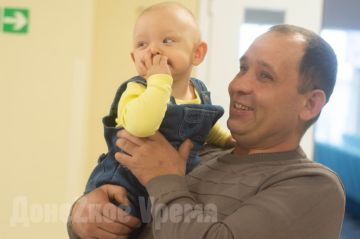 “Нам не фиолетово”: в Донецком перинатальном центре впервые провели День недоношенных детей