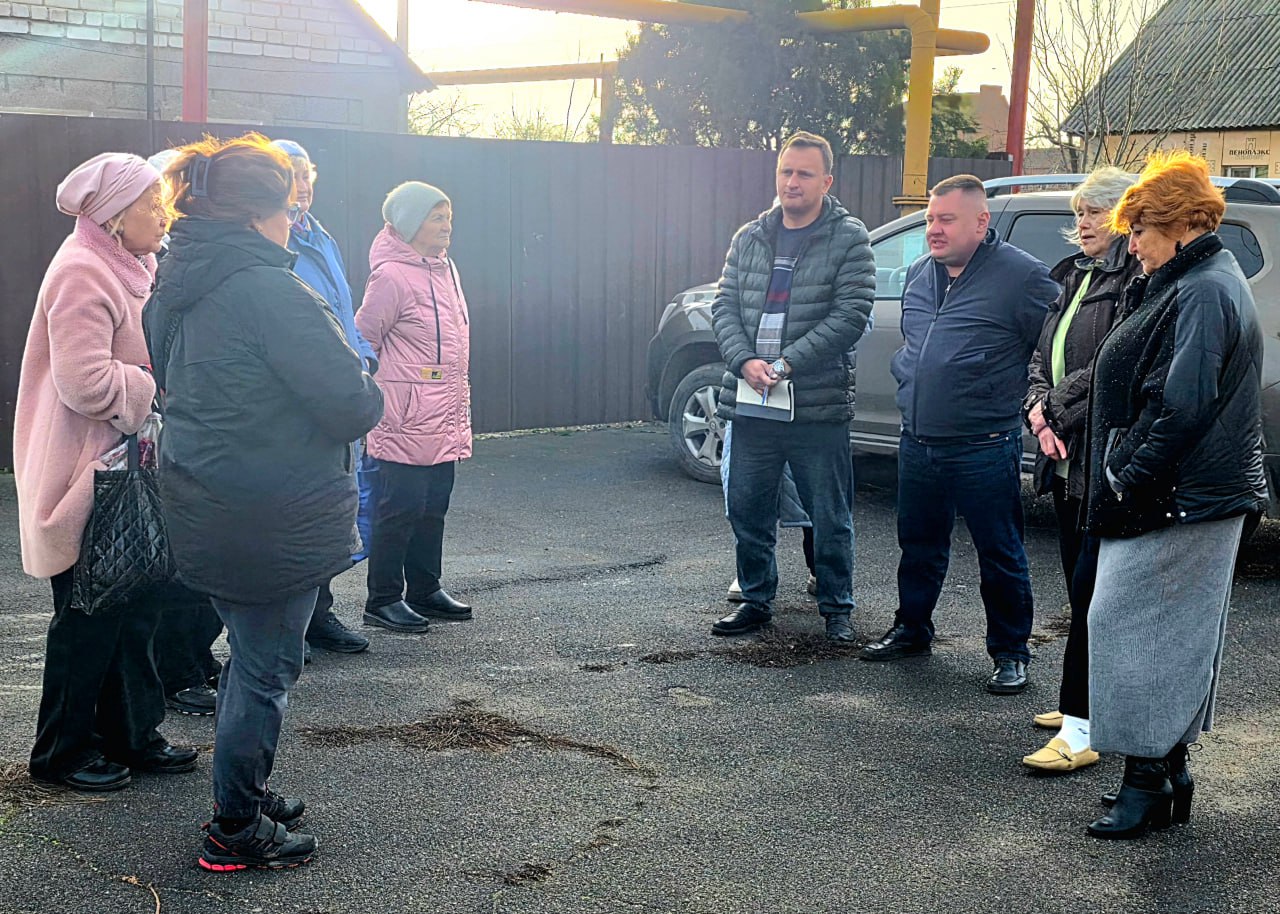 Руководитель управы Куйбышевского района Иван Адамец провел встречу с жителями улицы Ударная, в ходе которой обсудили актуальные вопросы жизнедеятельности Руководитель управы Куйбышевского района Иван Адамец провел встречу с жителями улицы Ударная, в ходе которой обсудили актуальные вопросы жизнедеятельности
