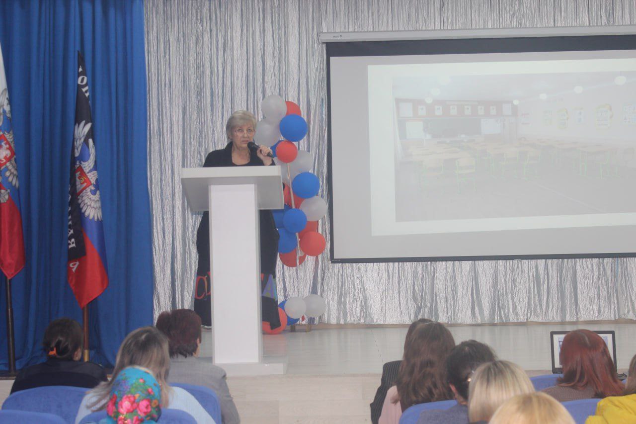 Современные отношения семьи и школы требуют новых форм работы Современные отношения семьи и школы требуют новых форм работы