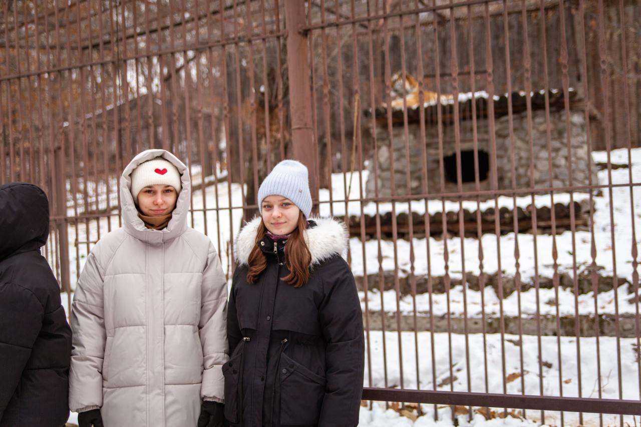 Для молодежи из Дебальцево провели экскурсию в хабаровском зоосаде «Приамурский» Для молодежи из Дебальцево провели экскурсию в хабаровском зоосаде «Приамурский»