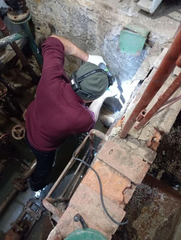 Бригада Якутии устранила прорыв водовода в Докучаевске Бригада Якутии устранила прорыв водовода в Докучаевске