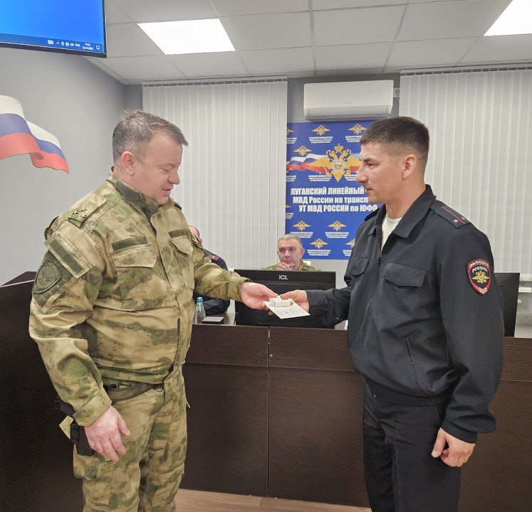 Олег Калинкин посетил линейные отделы МВД России в ДНР, ЛНР, Херсонской и Запорожской областях Олег Калинкин посетил линейные отделы МВД России в ДНР, ЛНР, Херсонской и Запорожской областях