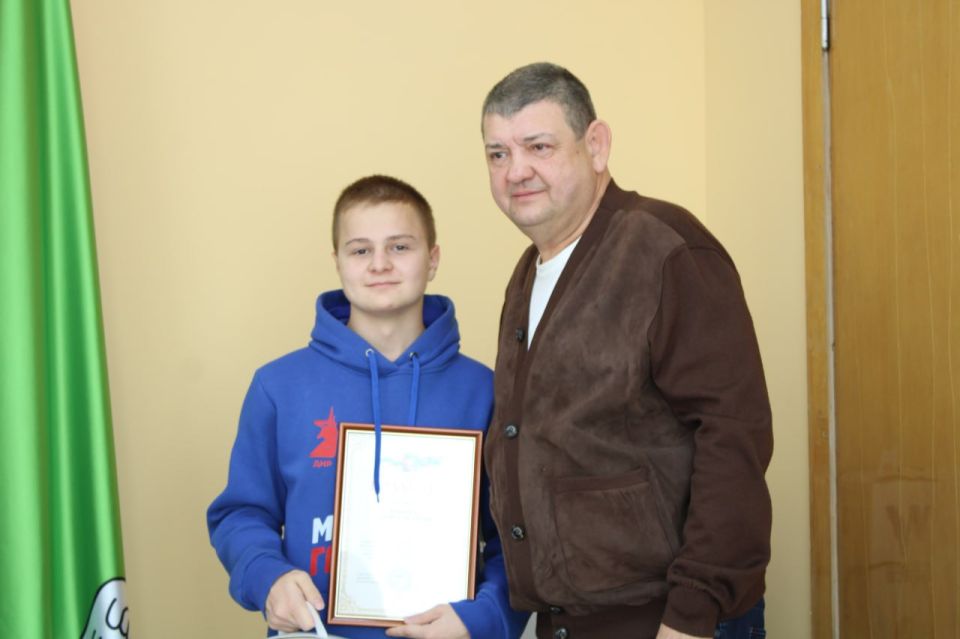 Иван Приходько: Сегодня провёл встречу с активистами Горловского штаба Донецкого регионального отделения Всероссийской общественной организации «Молодая Гвардия Единой России», приуроченную к 20-летию организации Иван Приходько: Сегодня провёл встречу с активистами Горловского штаба Донецкого регионального отделения Всероссийской общественной организации «Молодая Гвардия Единой России», приуроченную к 20-летию организации