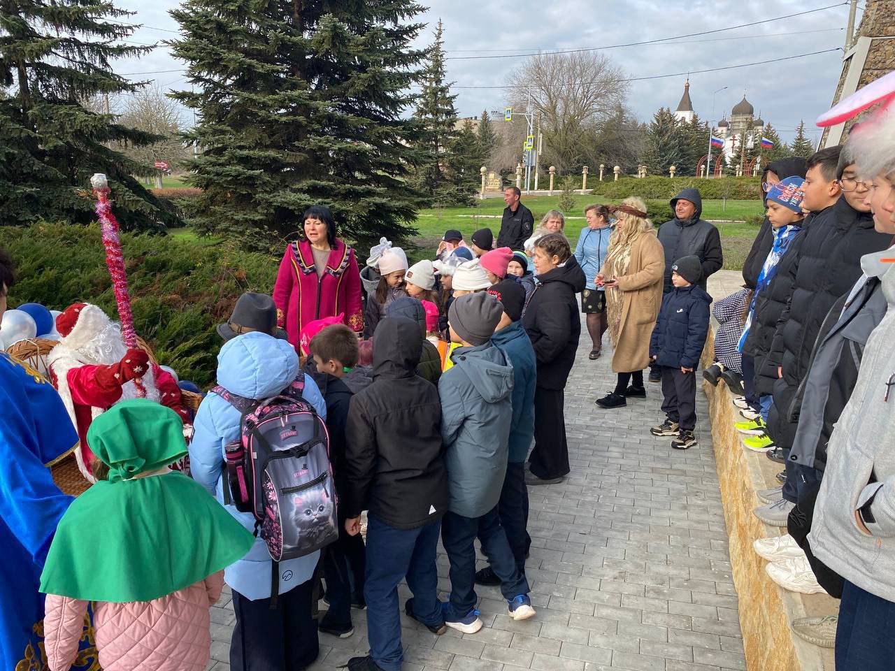 В Урзуфе отпраздновали День рождения Деда Мороза В Урзуфе отпраздновали День рождения Деда Мороза