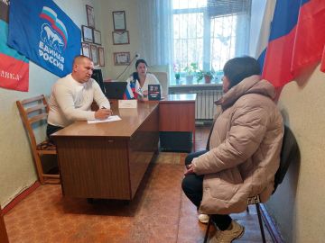 18 ноября 2025г., заместитель главы администрации городского округа Дебальцево Валерий Бессараб, провёл личный прием граждан в местной общественной приёмной Дебальцевского местного отделения Партии "Единая Россия" в посёлке...