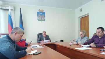 Сергей Юзвинкевич: Сегодня провёл расширенное аппаратное совещание с начальниками отделов и структурных подразделений Администрации Володарского МО, руководителями предприятий, территориальных подразделений министерств и...