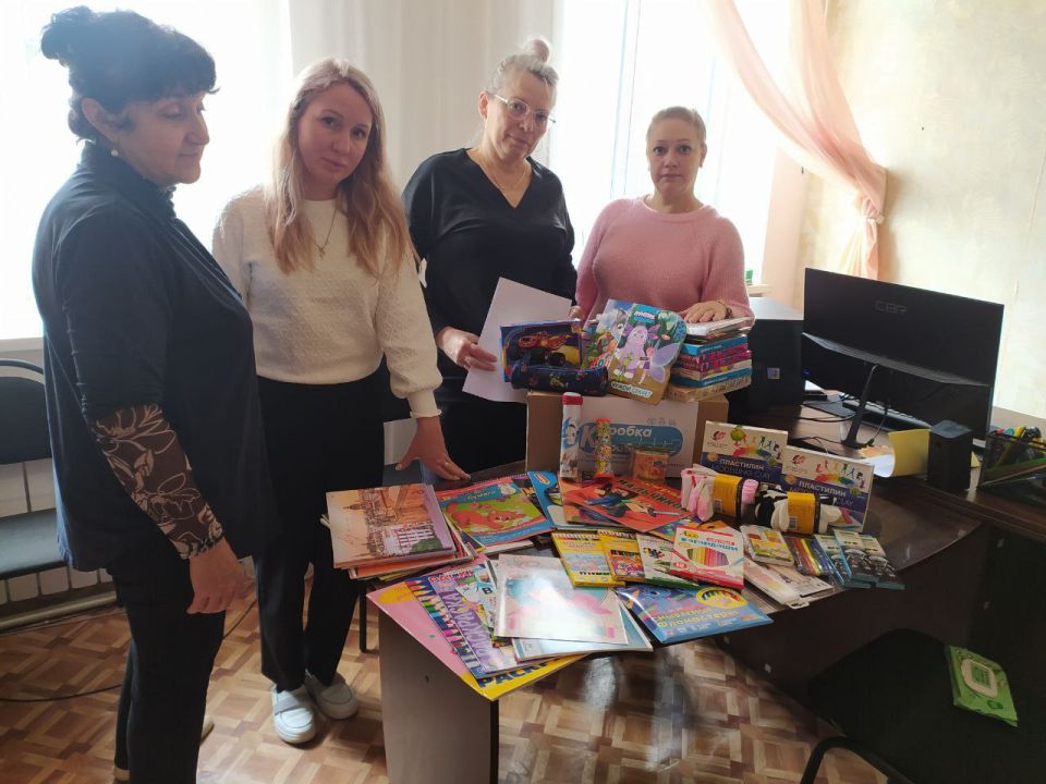 В Центрально-Городском районе Горловки активно проходит благотворительная акция «Коробка храбрости» В Центрально-Городском районе Горловки активно проходит благотворительная акция «Коробка храбрости»