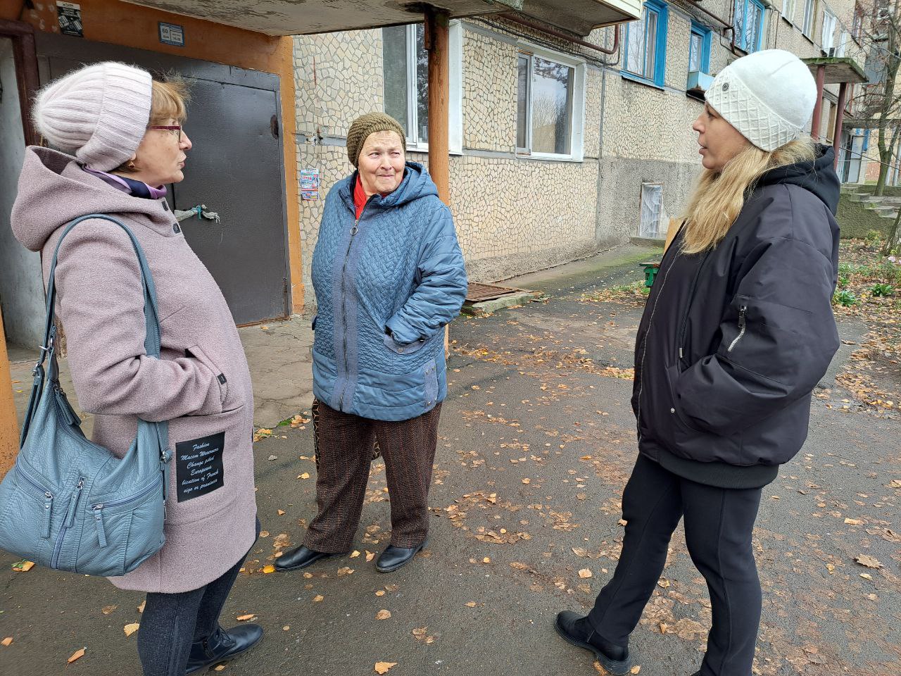 Сегодня, 18 ноября 2025 года, начальник Светлодарского территориального отдела управления по работе с территориальными органами администрации городского округа Дебальцево Юлия Шевченко встретилась с жителями города... Сегодня, 18 ноября 2025 года, начальник Светлодарского территориального отдела управления по работе с территориальными органами администрации городского округа Дебальцево Юлия Шевченко встретилась с жителями города...