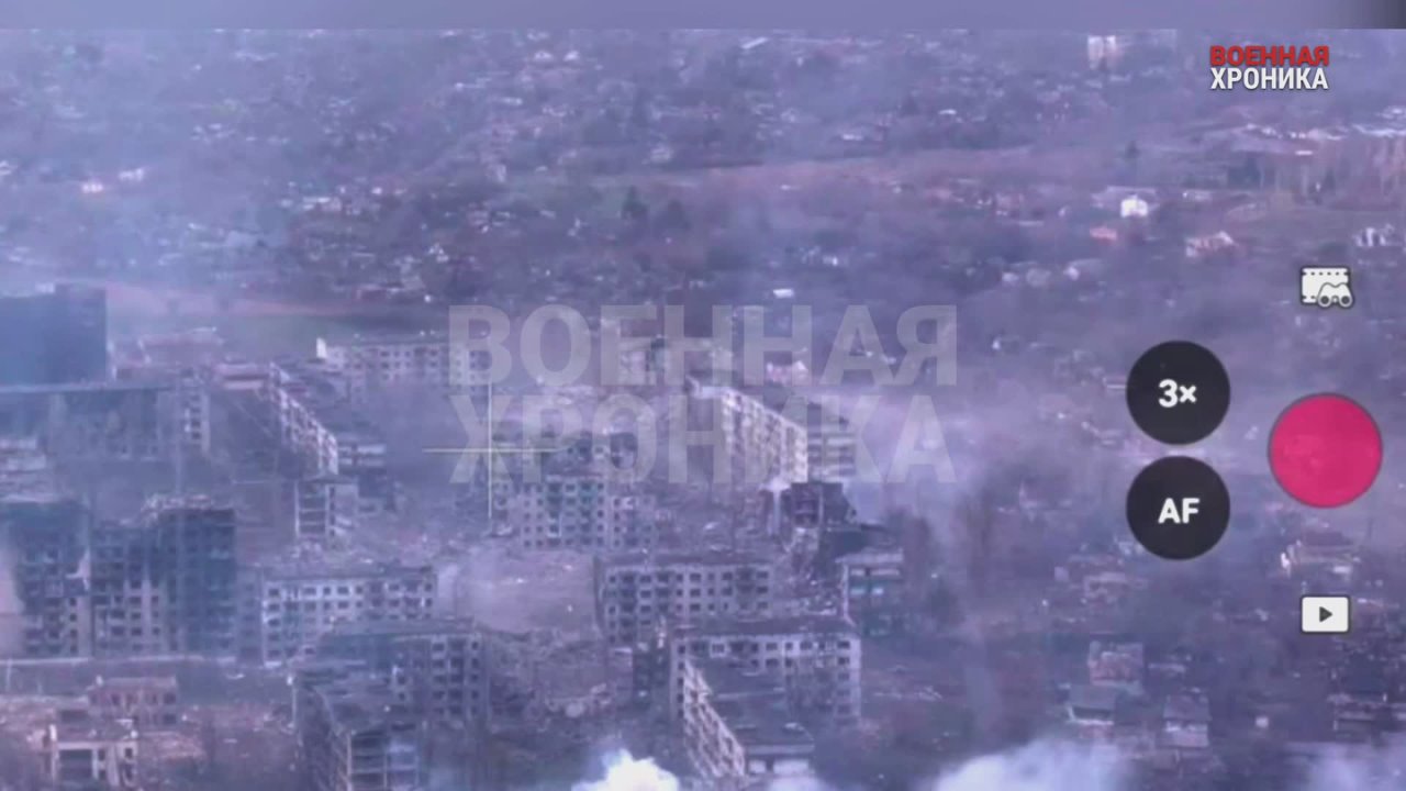 Прилёт авиабомбы в многоэтажку Мирнограда, занятую ВСУ