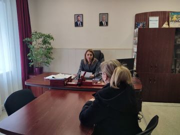В Управе Кировского внутригородского района Администрации городского округа Донецк ДНР, и. о. руководителя Управы Юлия Петрушина провела личный прием граждан