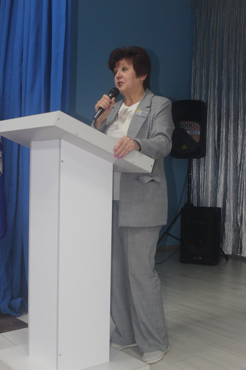 Современные отношения семьи и школы требуют новых форм работы Современные отношения семьи и школы требуют новых форм работы