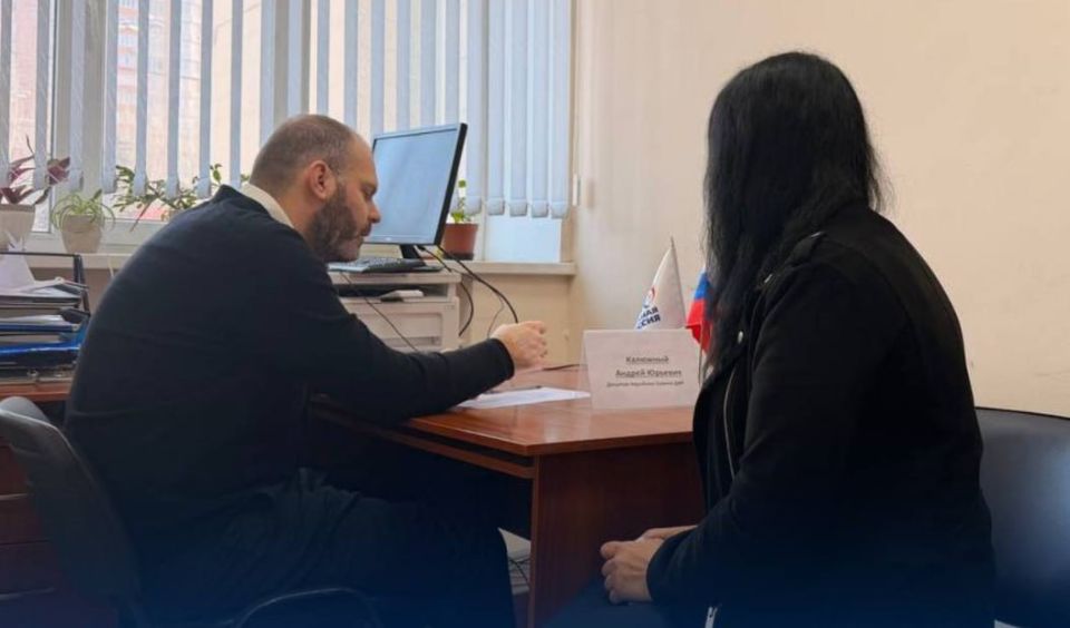 Депутат #Комитет_по_восстановлению_строительству_и_инфраструктурному_развитию Андрей Калюжный в рамках выполнения поручений Главы ДНР Дениса Пушилина провел прием граждан в Донецке Депутат #Комитет_по_восстановлению_строительству_и_инфраструктурному_развитию Андрей Калюжный в рамках выполнения поручений Главы ДНР Дениса Пушилина провел прием граждан в Донецке