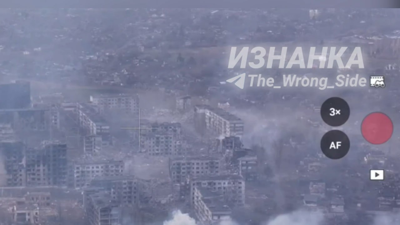 Прилет еще одного ФАБ-3000 с УМПК по украинским позициям в Мирнограде, на этот по микрорайону Светлый на востоке города Прилет еще одного ФАБ-3000 с УМПК по украинским позициям в Мирнограде, на этот по микрорайону Светлый на востоке города