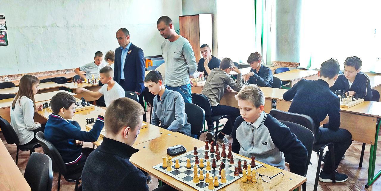 Шахматное первенство в школе №10 города Тореза Шахматное первенство в школе №10 города Тореза