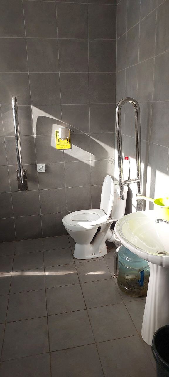 Доступность безбарьерной среды для маломобильных групп населения здания социального фонда России города Волноваха Доступность безбарьерной среды для маломобильных групп населения здания социального фонда России города Волноваха