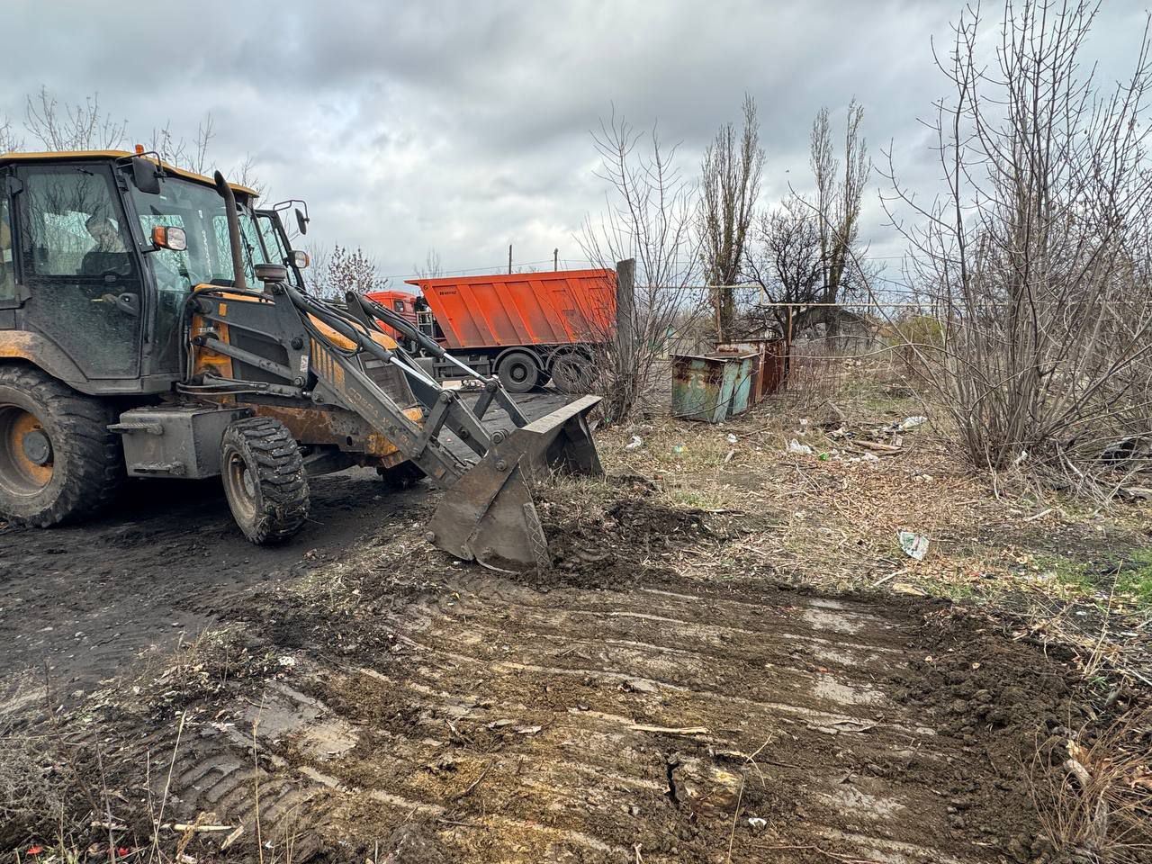 В Ждановке появятся новые контейнерные площадки для мусора В Ждановке появятся новые контейнерные площадки для мусора