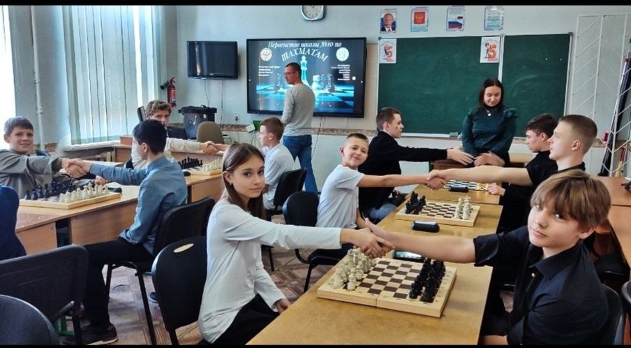 Шахматное первенство в школе №10 города Тореза Шахматное первенство в школе №10 города Тореза