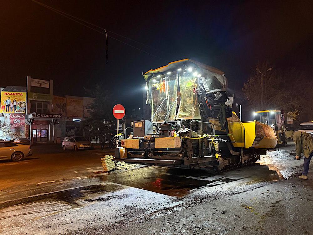 Ремонт четырёхкилометровой дороги планируется завершить до конца ноября в Макеевке Ремонт четырёхкилометровой дороги планируется завершить до конца ноября в Макеевке