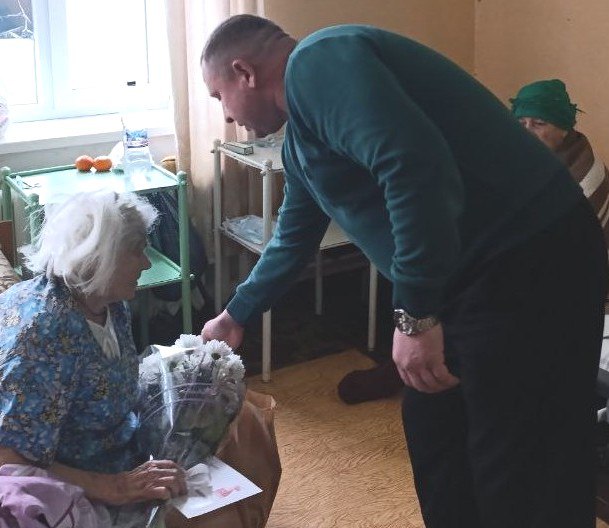 Сергей Ермаков: 17 ноября 95-й день рождения отмечает жительница округа Любовь Забродняя Сергей Ермаков: 17 ноября 95-й день рождения отмечает жительница округа Любовь Забродняя