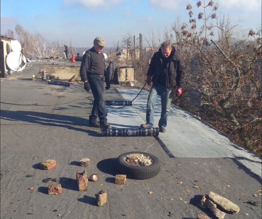 Наталья Бегуненко: Сотрудниками Петровского участка № 1 Донецкого Филиала «Единого регионального фонда по управлению МКД на территории ДНР» ведутся ремонтные работы по адресам ул. Вагнера, 15 и ул. Стаханова, 20