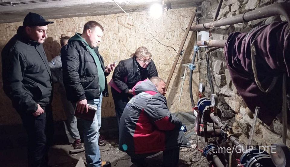 ВО ВРЕМЯ ВСТРЕЧИ С ГРАЖДАНАМИ СОТРУДНИКИ МАКЕЕВСКОГО ФИЛИАЛА «ДОНБАССТЕПЛОЭНЕРГО» ОКАЗАЛИ ОПЕРАТИВНУЮ ПОМОЩЬ ЖИТЕЛЯМ МНОГОКВАРТИРНОГО ДОМА ВО ВРЕМЯ ВСТРЕЧИ С ГРАЖДАНАМИ СОТРУДНИКИ МАКЕЕВСКОГО ФИЛИАЛА «ДОНБАССТЕПЛОЭНЕРГО» ОКАЗАЛИ ОПЕРАТИВНУЮ ПОМОЩЬ ЖИТЕЛЯМ МНОГОКВАРТИРНОГО ДОМА