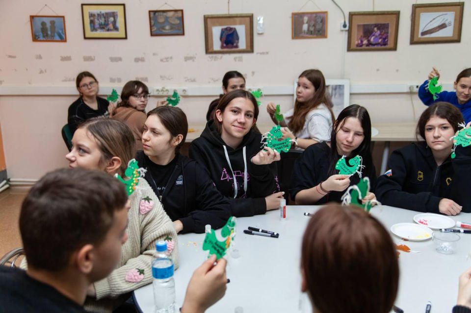 Для молодежи из Дебальцево провели экскурсию в хабаровском зоосаде «Приамурский» Для молодежи из Дебальцево провели экскурсию в хабаровском зоосаде «Приамурский»