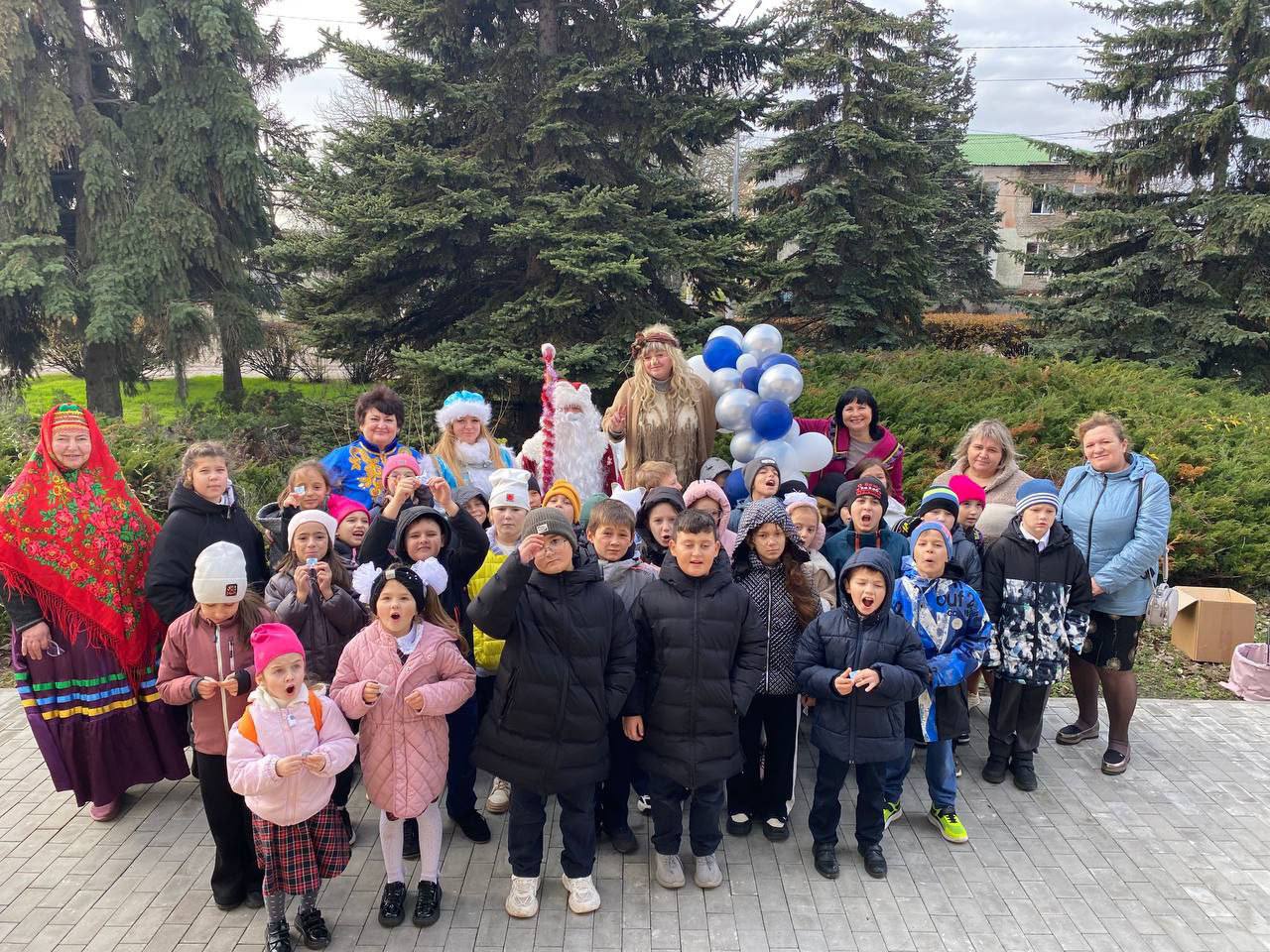В Урзуфе отпраздновали День рождения Деда Мороза В Урзуфе отпраздновали День рождения Деда Мороза