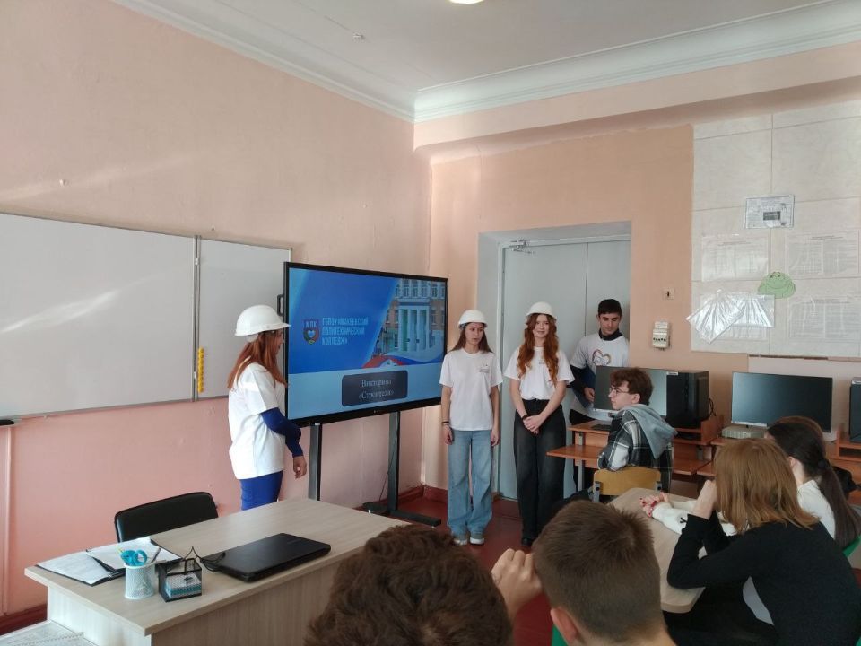 Олег Трофимов: Создавая будущее: профориентация для строителей Олег Трофимов: Создавая будущее: профориентация для строителей