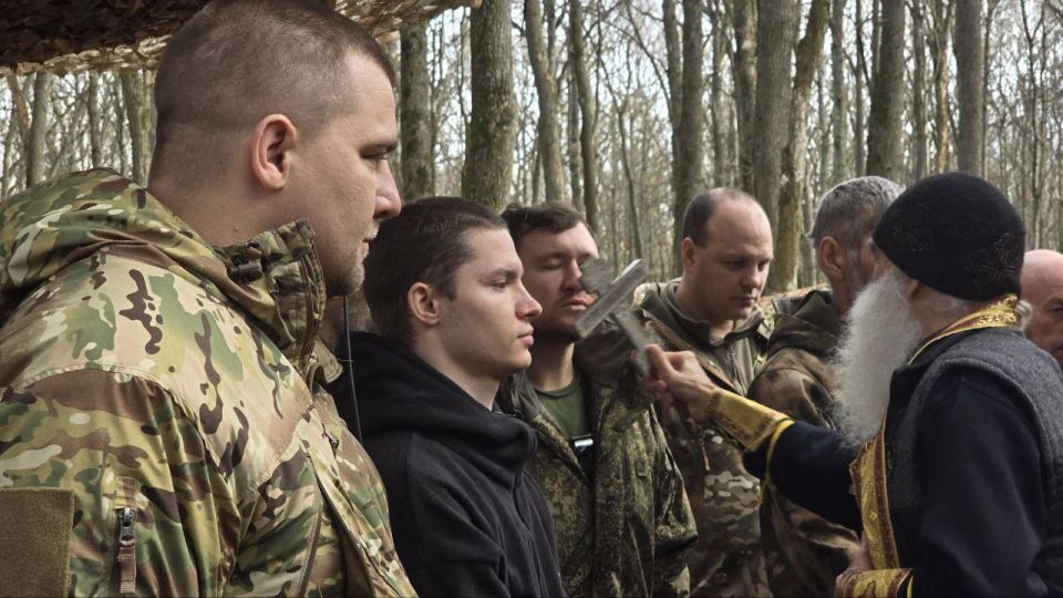 Апти Алаудинов: Православные бойцы БТГр "Салют" спецназа "АХМАТ" МО РФ приняли участие в таинстве причастия и молебне, проведенных нашим дорогим Братом, настоятелем Свято-Никольского храма посёлка Ракитное, протоиереем... Апти Алаудинов: Православные бойцы БТГр "Салют" спецназа "АХМАТ" МО РФ приняли участие в таинстве причастия и молебне, проведенных нашим дорогим Братом, настоятелем Свято-Никольского храма посёлка Ракитное, протоиереем...